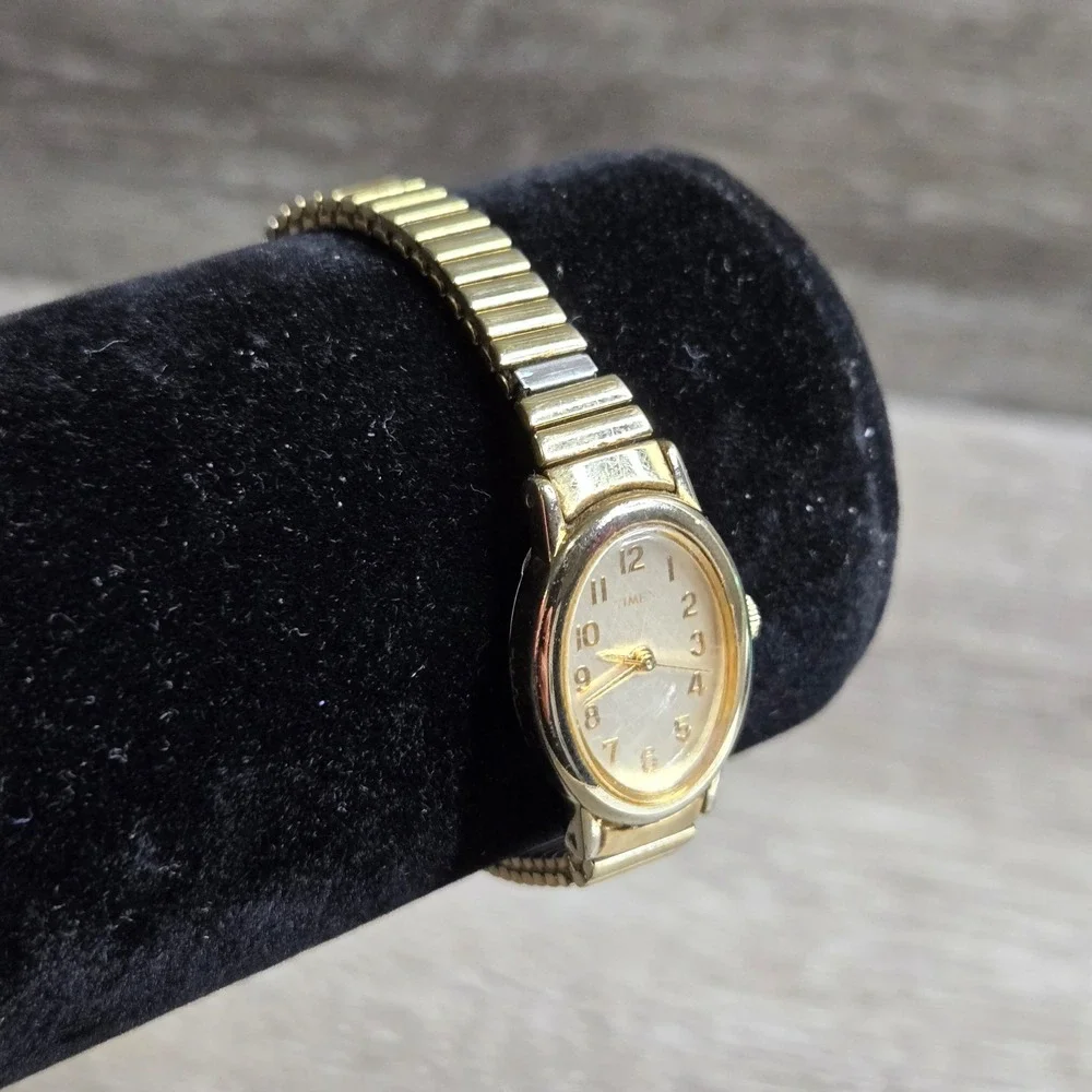 Timex Cavatina Women's Oval Watch Gold Tone Stretch Band Quartz Working 6